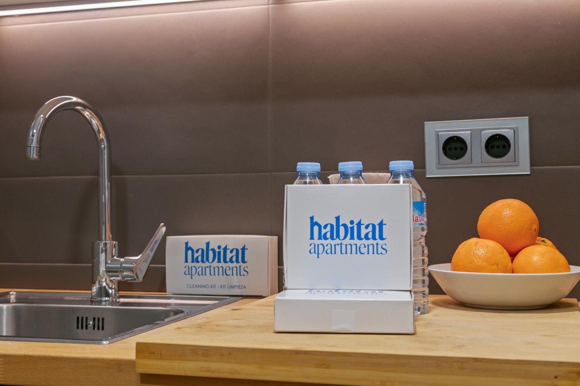 ברצלונה Habitat Apartments Ferran מראה חיצוני תמונה